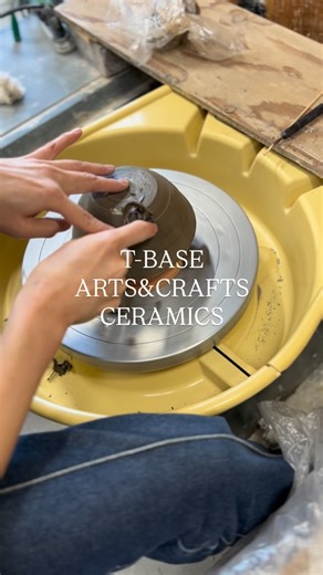 T-BASE ARTS & CRAFTS [Ceramics / 陶芸] on Instagram: "中央林間の陶芸教室 T-BASE ARTS&CRAFTS CERAMICS ********************************* OPEN STUDIO (陶芸体験) 次回陶芸体験時間割 1/23(金) 1/24(土) 1/25(日) 11:00〜13:00 14:30〜16:30 18:00〜20:00 ¥3,800 / 粘土1kg焼成費込み お問い合わせお申し込みはDMでお気軽に ※お名前、お電話番号、ご住所、参加希望日時、参加希望人数をご記載ください。 ☎︎/046-404-1649 お待ちしています。 ※ (金)(土)(日)のオープン時間外は留守番電話での対応となります。 ご用件、お名前、お電話番号をメッセージに残してください。 OPEN STUDIO (pottery experience) Next pottery experience timetable 1/23(Fri) 1/24(Sat) 1/25(Sun) 11:00〜13:00 14:30〜16: