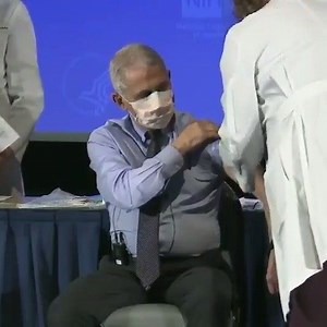 81K views · 2.4K reactions | BREAKING: Dr. Anthony Fauci gives a thumbs up after receiving the Moderna COVID vaccine, saying he hoped getting the vaccine serves "as a symbol to rest of the country that I feel extreme confidence in the safety and the efficacy of this vaccine." https://abcn.ws/3hahGWK | ABC World News Tonight with David Muir | Facebook