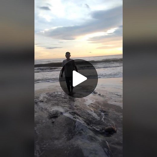 Beach Dance Moves at Sunset: Rhythmic Performance