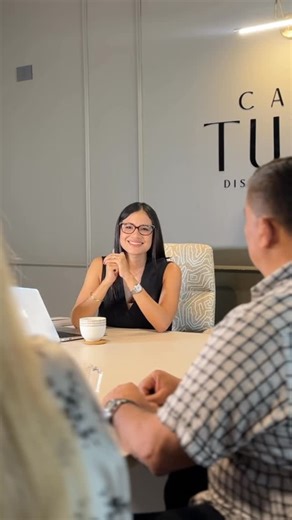 CASA TUTO | Mobiliario & Diseño on Instagram: "Cuando el hogar soñado empieza con desacuerdos… ahí es donde entramos nosotros. 🗝️ En @casa_tuto convertimos dudas, gustos distintos y mil ideas en un solo resultado: un hogar que se siente bien para todos. 🏠🤍 💌Confíalo en manos expertas. Nuestros clientes: @germangraciaaldana @adrianabarretonarvaez #hogarsoñado #interiorismo #asesoriapersonalizada"