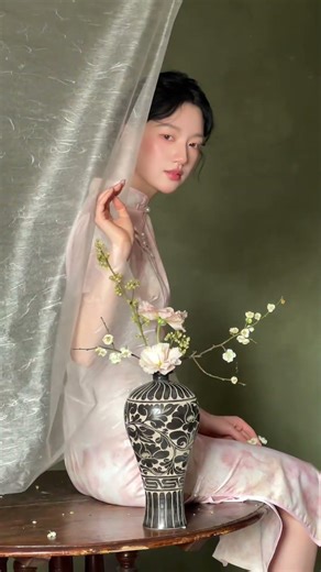 “When combining translucent art paper in Chinese-style photography.”