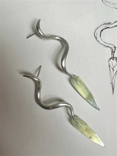 #silver #silverjewelry #silverring #lostwaxcasting #art #artsy #handmade #craft #waxcarvingforjewelry #waxcarving #fashion #metalsmith #goldschmied #sculpturing #ring #Kunst #goldsmith #DayInMyLife #lifestyle #handwerk #workshop #sculpture #process #lostwaxcasting #craft #accessories #crafting