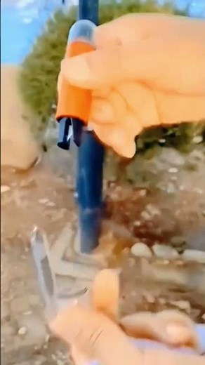 How to Use a Car Window Breaker Your Lifesaving Escape Tool! #carfinds #carwindowbreaker