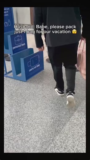 The Original Travel Foldable Bag 👜 on Instagram: "Click the LINK in my BIO to get 50% OFF (@noona_travel_bag) 👈😉 If you tired of squeezing your clothes into your travel bag or dealing with wrinkled clothes on arrival, STOP SCROLLING FIRST ✋ Why you should choose NoonaBag for your travel carry-on😌 ✅ No more wrinkles, just ready-to-wear outfits. ✅ Pack for 10 days, plus a full dress EASILY in minutes ✅ Saving you up to $45 on luggage space Wait, does this bag meet the TSA regulation on my airp