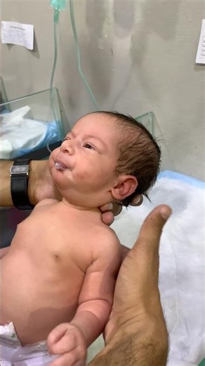 Baby Barfing After Feeding 👶🍼🤢#BabyBarfing #BabySpitUp #AfterFeeding #InfantCare #BabyFeeding
