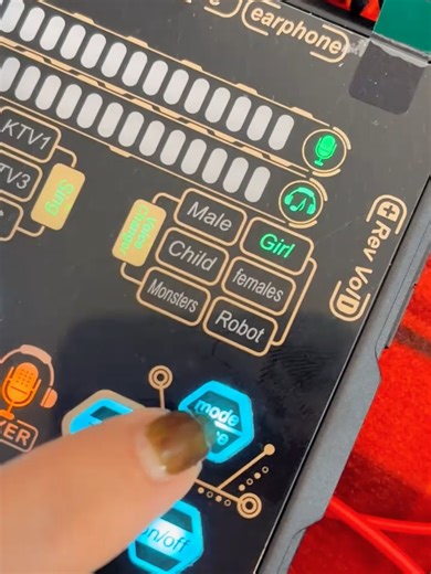 This voice changer sound card is so cool! You can add so many effects to your content!