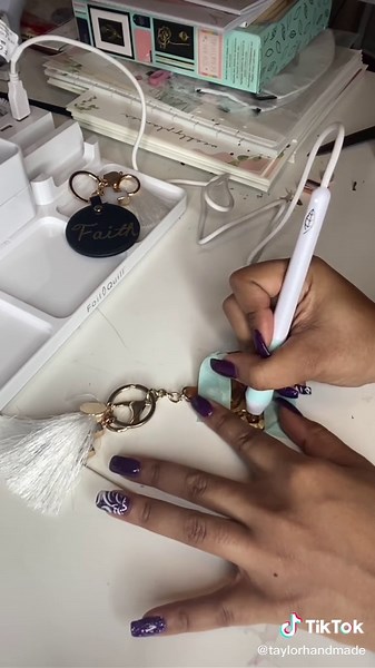 Foil Quill Style Heat Pen #foil #foilquill #foilquillfreestylepen #cricutfoiltransfer #foiltransfer