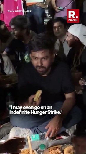 Abhijeet Dipke Seen Eating Bread Pakora & Noodles After Hunger Strike Threat