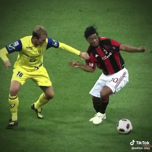 Exploring Ronaldinho's Incredible Soccer Skills