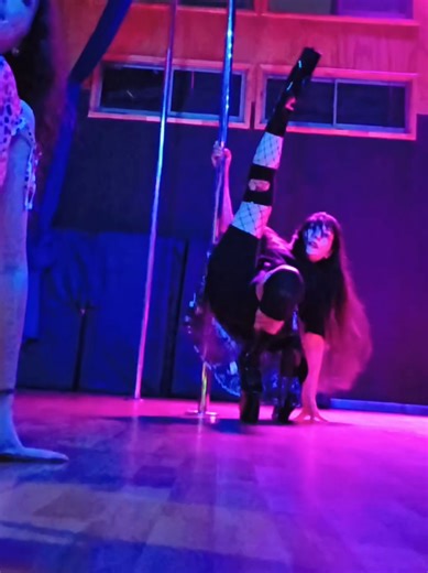 Pole Exotic 💙👄 #poleexotic #poleexotic👠🔥 #chilenas #prettygirls