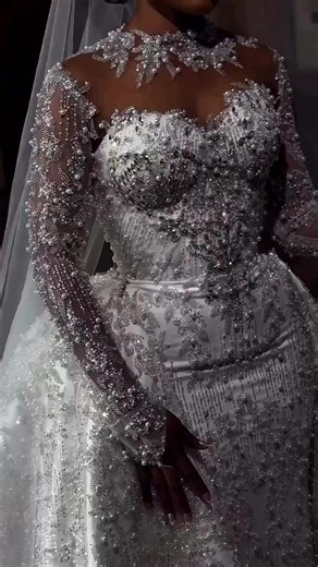 How beautiful is this??☺️ If your wedding is 4 months out and you want something like this, then let's talk. dm for an appointment or just walk into the shop. 🎊🎊🎊🎊🎊🎊🎊🎊🎊🎊🎊🎊🎊 Find us at Checkpoint, Molyko Buea Home Sweet Home Building You can also visit our website chrystalbridal.com for some samples. We also have bridal shower accessories available at your convenience. 📞: 237 6 70 87 29 30 1 (469) 616 5945 Visit: chrystalbridal.com Email: chrystalbride1@yahoo.com #cameroonweddings #