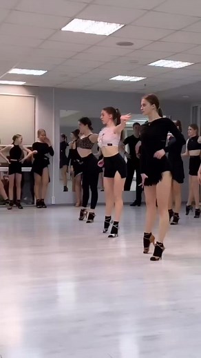 Samba Solo Dancing: Latin Dance Competition Highlights