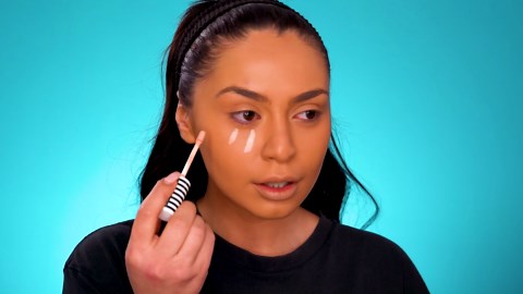 Look de Maquillage Magnifique Avec Lèvre Rouge