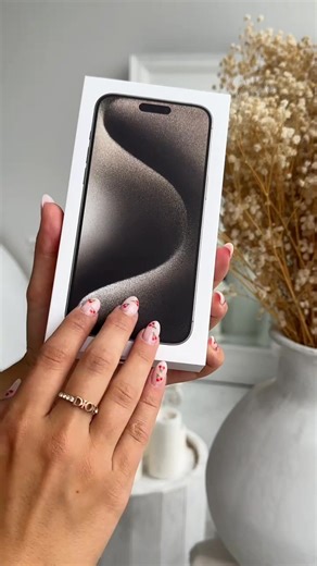 En iPro tenemos el mejor precio del mercado en equipos Apple. 📲 En cajas selladas y con garantía oficial durante un año. ✅ Escribinos y te asesoramos. | iPro