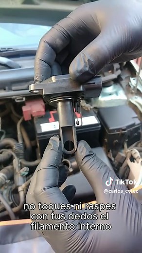 Mantenimiento de limpieza para el sensor MAF (Mass Air Flow), tambien trae incorporado el sensor IAT (intake air temperature)