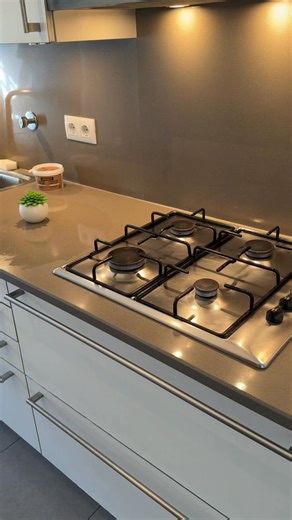 As festas não perdoam e, no dia a seguir, há toda uma casa para limpar! Com estes produtos LEROY MERLIN, essa tarefa tornou-se bem mais fácil e rápida para te preparares para o que verdadeiramente importa: a próxima! | Leroy Merlin