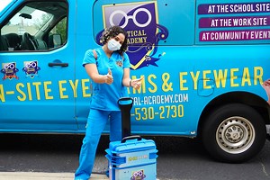 How does mobile eye care work? - Optical Academy