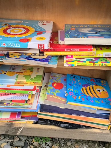 Happy World Book Day... Feel free to help yourselves to one of our FREE books from our little community library outside 🤩📖