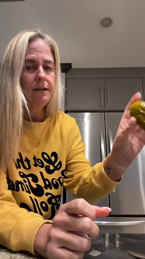 Je suis trop fan!! J’en ai mangé 3!!!! 😍 Les cornichons à la fleur d’aneth sont littéralement un COUP DE CŒUR ❤️❤️❤️ #cornichons #marinade #conservesmaison | L'assiette Pacifique