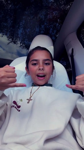 Sign language ￼👌🤟