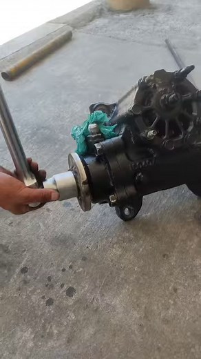 8.9K views · 93 reactions | Cómo Sacar una pieza con esta herramienta. #mecanica #ingenios #mecanicaindustrial #torno #tecnologia #tecnicos #hidraulicaindustrial | Mecánica Industrial Sermill | Facebook