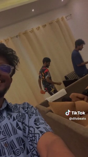 Enna Yanna Apith Ekka Charikawak Song MP3 Download | Dilu Beats