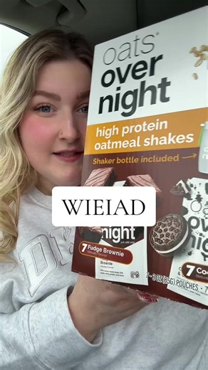 @Costco Wholesale has fudge brownie AND cookies and cream @Oats Overnight 😋😋 a healthy sweet breakfast is just what I like 🫶🏻 #oatsovernightpartner #brandileighsnacks #wieiad #mukbang