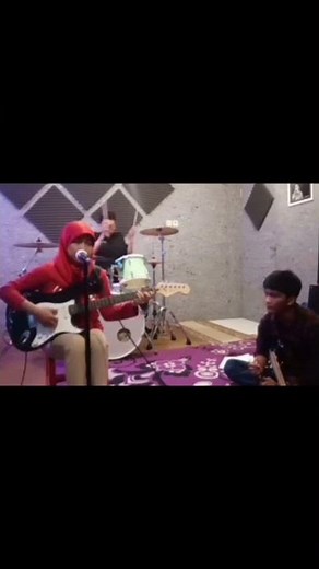 Take Vokal Sebelum Ngejam Bareng membawakan lagu Indonesia Jaya