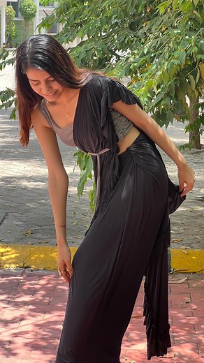 Amrita Mona on Instagram: "#reels #reelsinstagram #reelsvideo #reelitfeelit #reelkarofeelkaro #trendingreels #trending #trendingsongs"