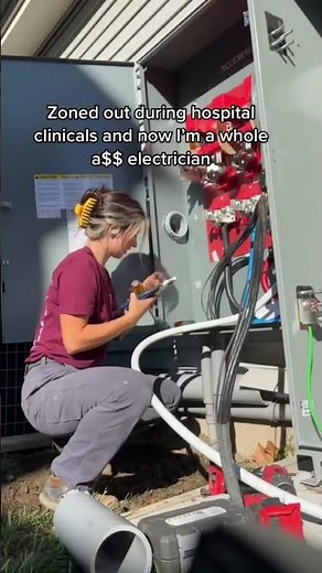 And just like that 😂 #electrician #fyp #femaleelectrician #bluecollarbabe #lextheelectrician