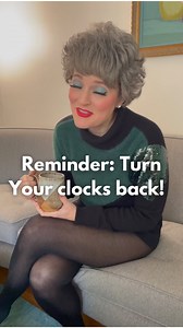Here are some easy ways for you to remember to not forget to remember to set your clocks back this Sunday! #fallback #daylightsavings | Broadway Barbara