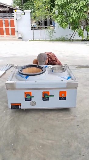 การปรุงอาหารด้วยเตาแก๊สใหญ่ในครัว: การเรียนรู้จากเชฟกระทะยักษ์