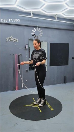 Day 17/365 Basic Kicks #jumprope #jumpropechallenge #beginner #skipping