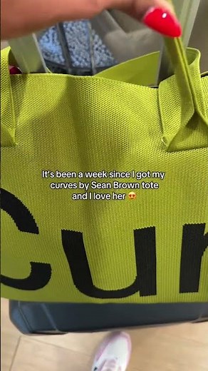 Curves by Sean Brown tote may be my new travel bag
