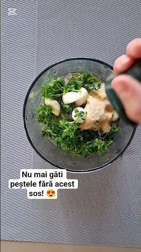 „Sos de pătrunjel și usturoi pentru pește și legume | Gata în 5 minute”