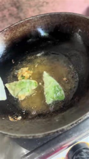 Here’s to more cooking sesh 😅😂 Introducing the “Fried Kangkong, Kangkong Fried or Kangkong Chips”😄 #food #cooking #kangkong #fy