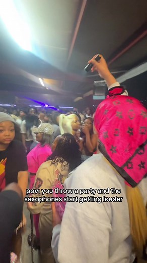 now why yall mommas pull up?🤣 #fyp #funny #viral | saxophone