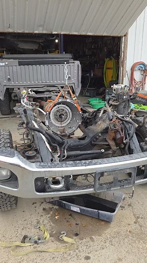 Luckily it was cold enough that it was more like snow than just rain. I picked a great weekend to do some outdoor shop work. Just getting adapted to the cold for snowmobile season!藍 #ford #powerstroke #turbodiesel #diesel #mechanic | Seth Thompson | Facebook