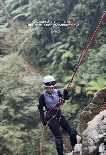Canyoneering Bogor: Ria Ricis di Curug Pasir Reungit