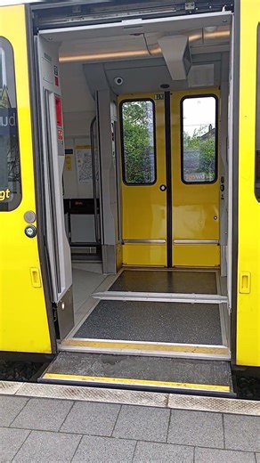 Tür öffnen und Tür Schließt | Gelbkäppchen Siemens MireoSiemens Mireo BR463 vom DB Regio | 017/517