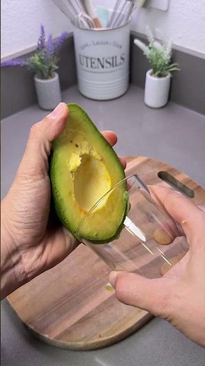 Peeling Avocados Has Never Been This Easy #shorts #kitchen #hack