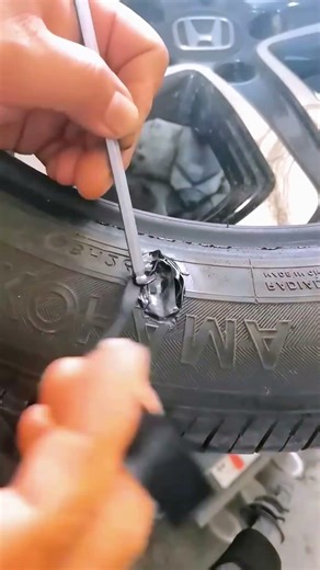 Auto Tire Gash Repair with Vulcanizing Rubber Filler