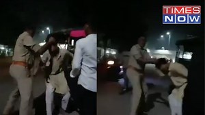 Ghaziabad Cop Assaults E-rickshaw Driver, Probe Launched | VIDEO