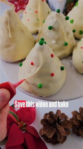 Christmas Tree Fruit Cakes in 30 Minutes #EasyRecipe #FestiveTreats #baking