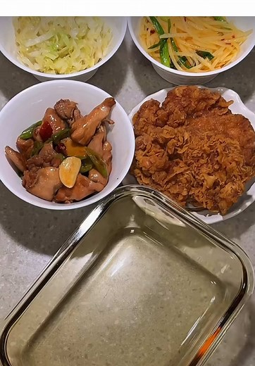 Mang cơm đi làm: Tạo sự mới mẻ cho bữa trưa
