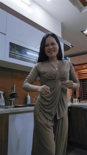 Uống trà trước khi đi ngủ theo cách của Thương nhé. Giữ body săn chắc dù là U50 hay 60 nhé. | Lê Thị Thương