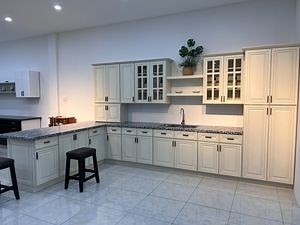 [Hot Item] High Quality American Style Framed Kitchen Cabinets Shaker White Paint Finish