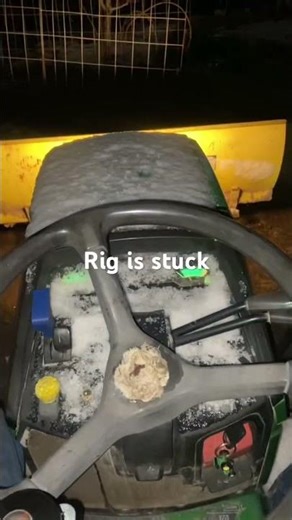 Golf cart got stuck in the mud😭😭#braaap #brappp #mud #golfcarts #stuckinthemud #yamaha #johndeere