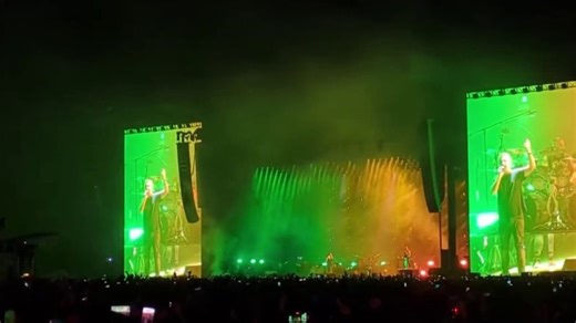 Thousands hit SF for new concert series