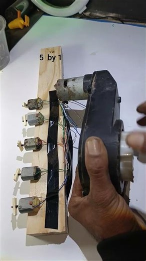 Single Dynamo, Five Motors! Amazing Parallel Power Experiment#experiment #woodscraft #dcmotor #diy